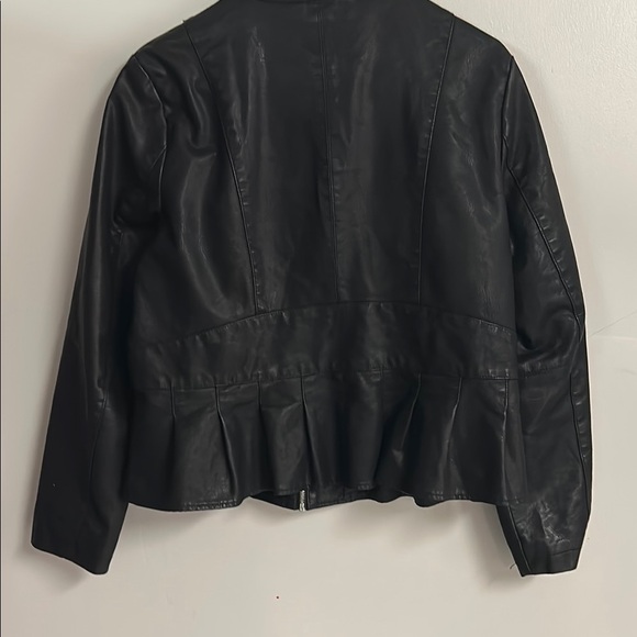 Black Leather Jacket with Stand-Up Collar and Zip-Up Front - Picture 5 of 5